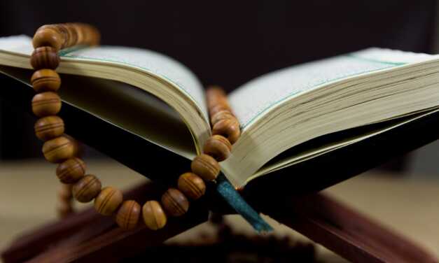 كيف يدخل الإنسان في الإسلام