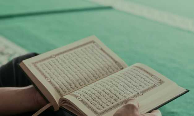Tôi dâng lễ nguyện Salah như thế nào? (Đứng – Ruku’a – Sujud)